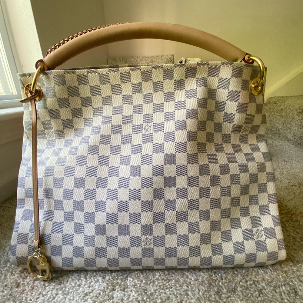 AUTHENTIC 💯 Louis Vuitton Artsy MM Demier Azur
